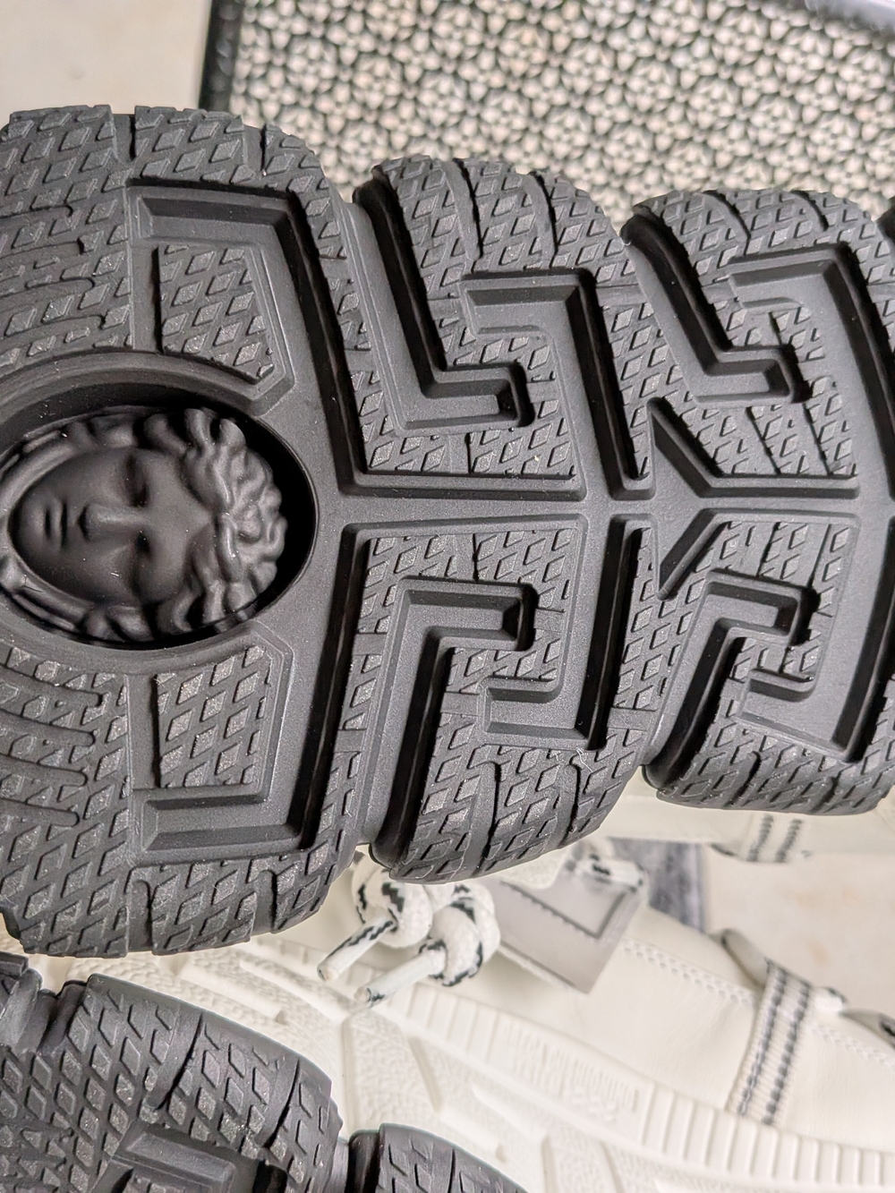VERSACE White Platform Chain Reaction Sneaker NW0T - Picture 4 of 11